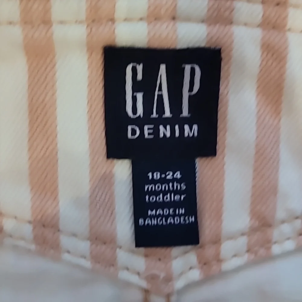 NWOT GAP Baby Striped Overalls Shorts Pink White 18-24m